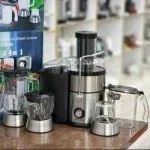 آبمیوه گیر فیلیپس روی میز